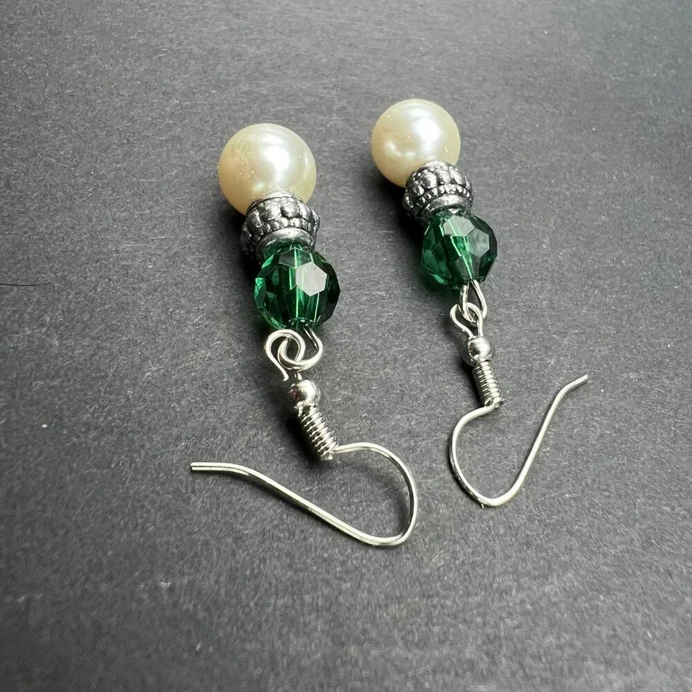 Faux Pearl Pierced Dangle Earrings Green Bead‎ Silver Tone Wire Drop